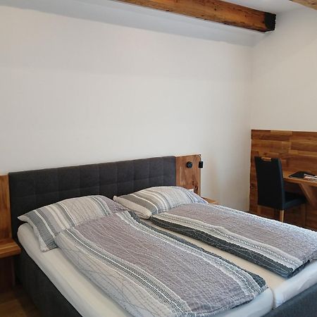 Weingut Thomas Brandl Bed and Breakfast Strass  Exteriör bild