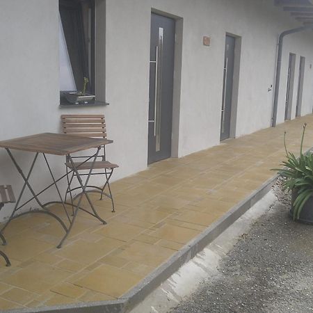 Weingut Thomas Brandl Bed and Breakfast Strass  Exteriör bild