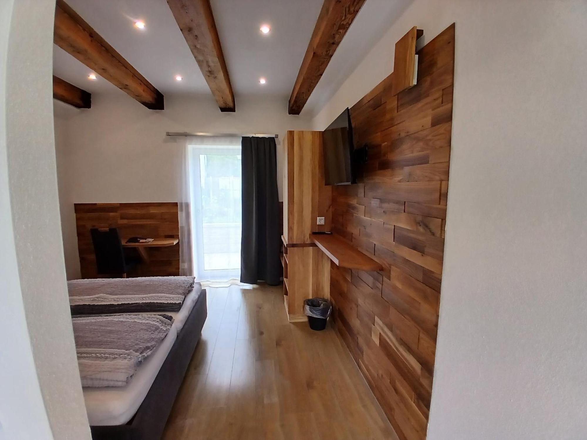 Weingut Thomas Brandl Bed and Breakfast Strass  Exteriör bild